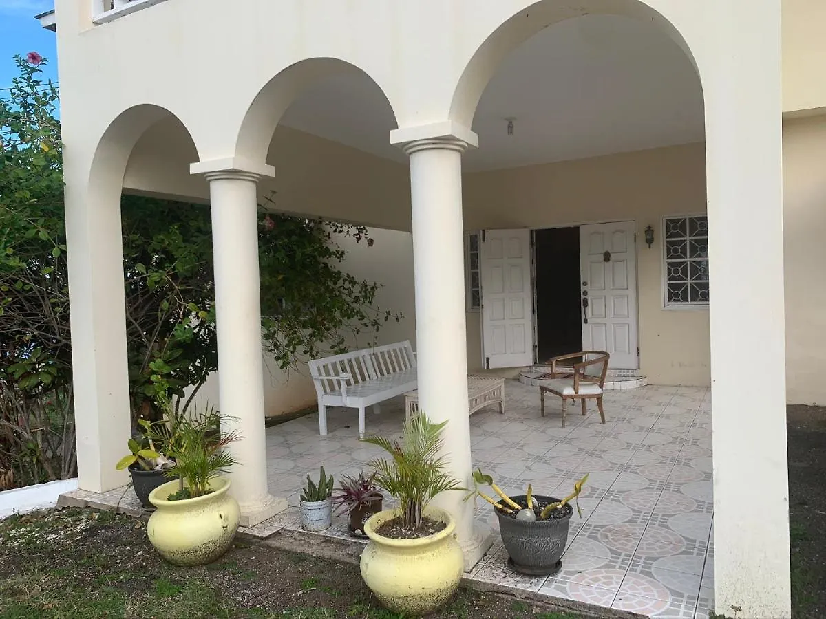 Гостевой дом Mango Walk Guesthouse Бухта Монтего